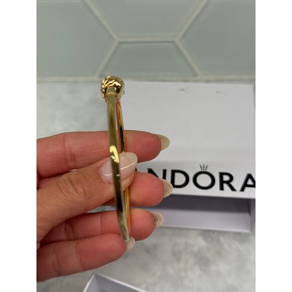 Authentic PANDORA Moments Celestial Heart Clasp Bangle in 14K Gold Plating - Picture 7 of 7